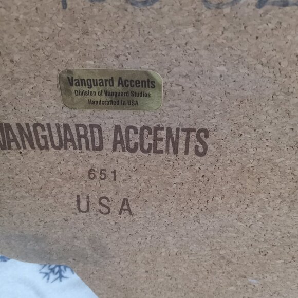 Numbered Vanguard Accents Statue, Floor or Fireplace Statue. Mother with Child. - Picture 5 of 6